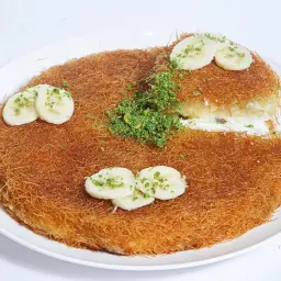 كنافة بالموز والقشطة
